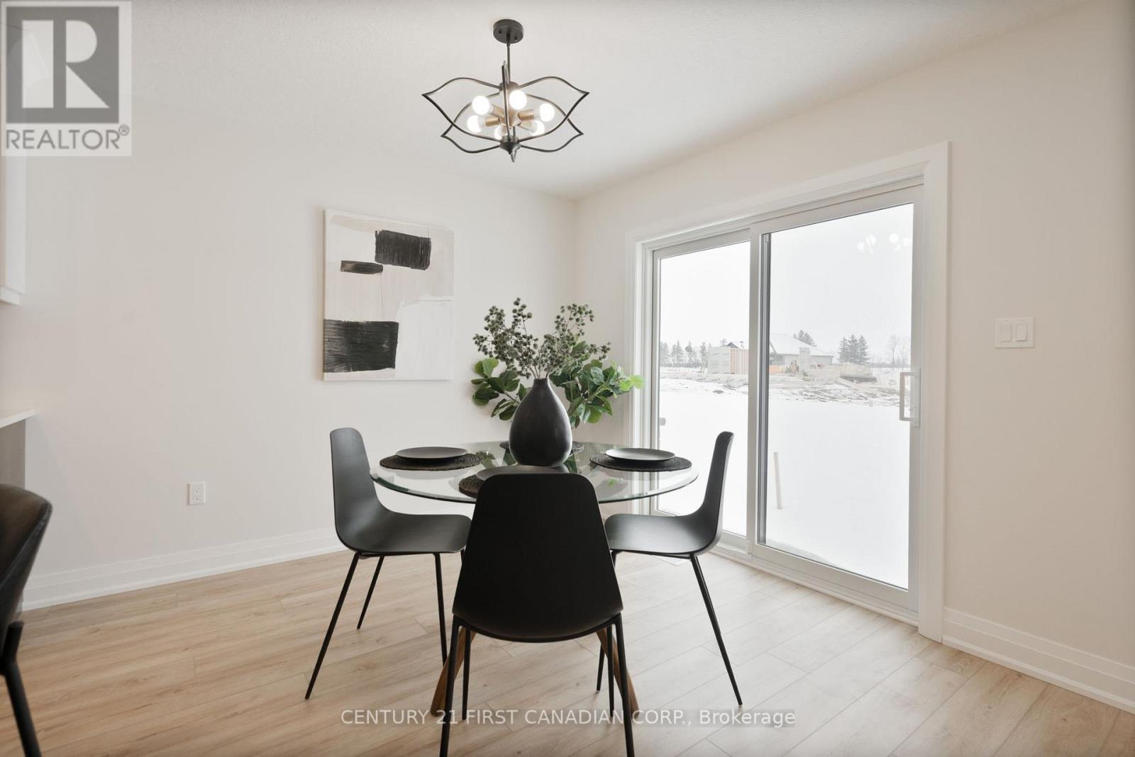 64 Postma Crescent, North Middlesex (Ailsa Craig), ON - Indoor Photo Showing Dining Room