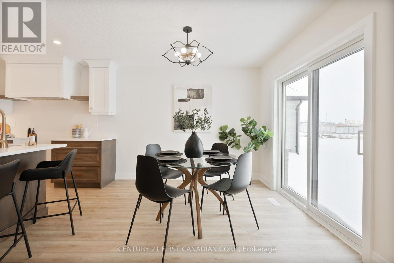 64 Postma Crescent, North Middlesex (Ailsa Craig), ON - Indoor Photo Showing Dining Room