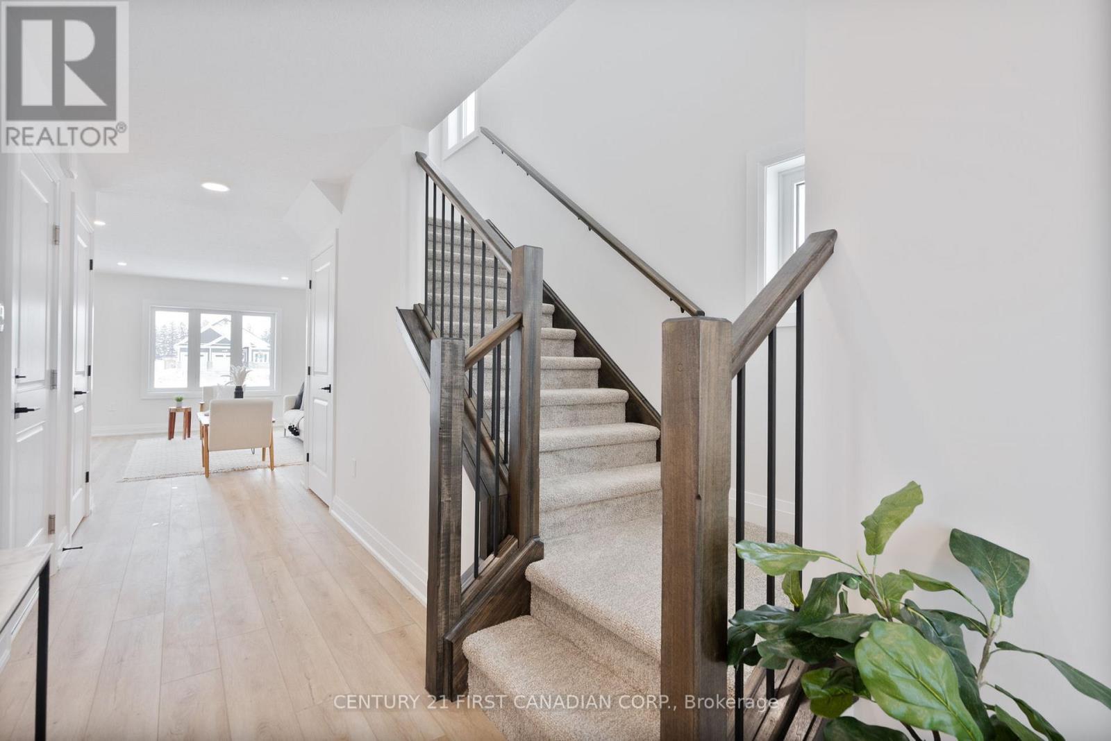 64 Postma Crescent, North Middlesex (Ailsa Craig), ON - Indoor Photo Showing Other Room