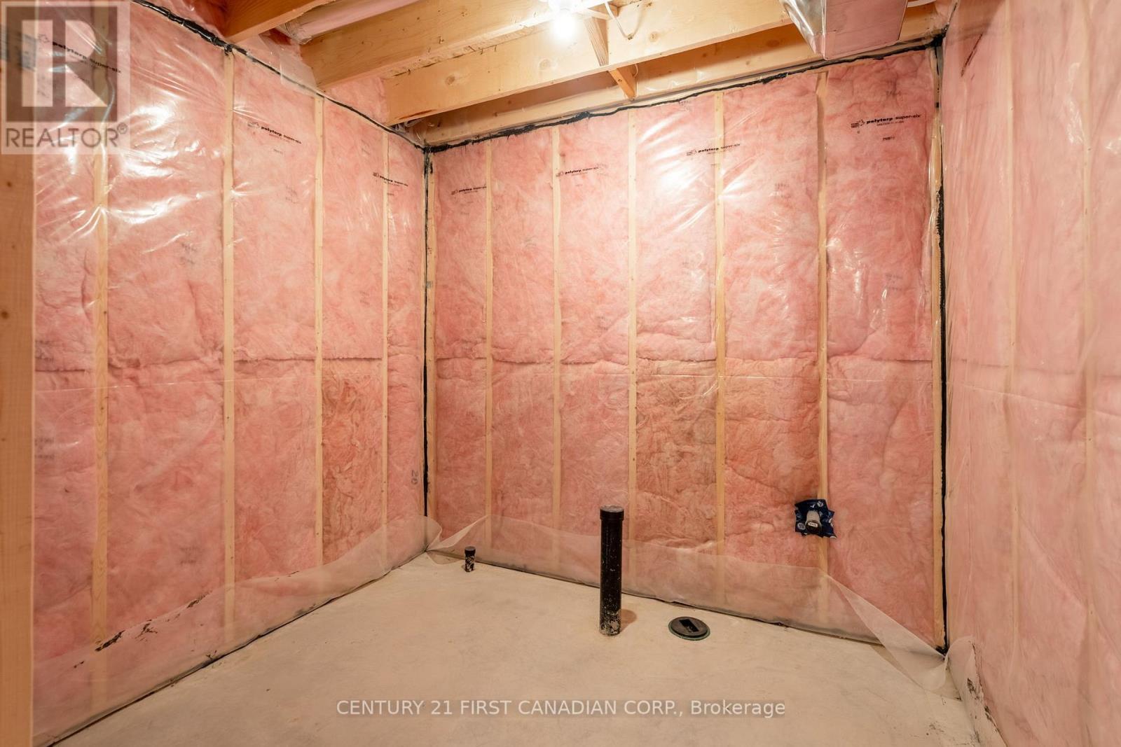 64 Postma Crescent, North Middlesex (Ailsa Craig), ON - Indoor