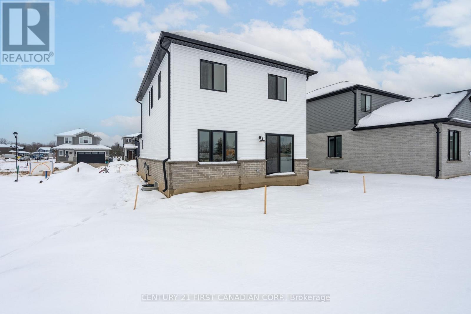 64 Postma Crescent, North Middlesex (Ailsa Craig), ON - Outdoor With Exterior