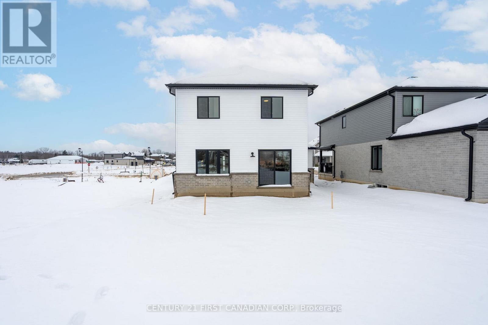 64 Postma Crescent, North Middlesex (Ailsa Craig), ON -