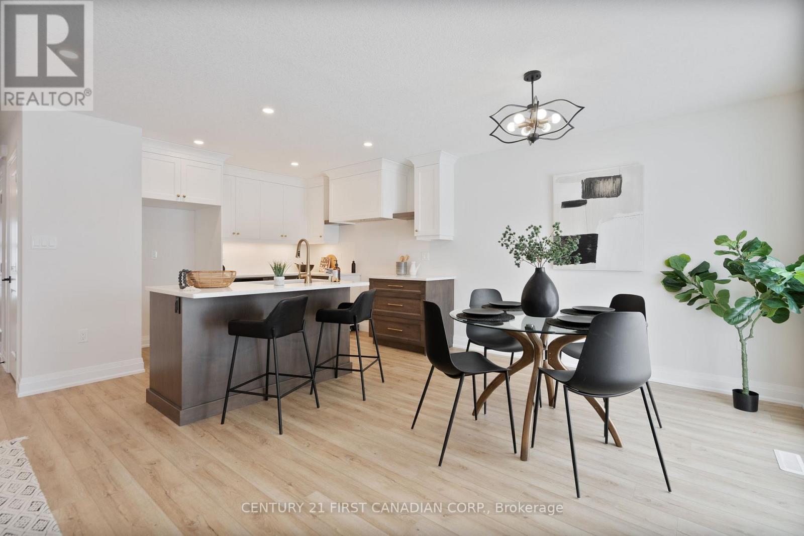 64 Postma Crescent, North Middlesex (Ailsa Craig), ON - Indoor