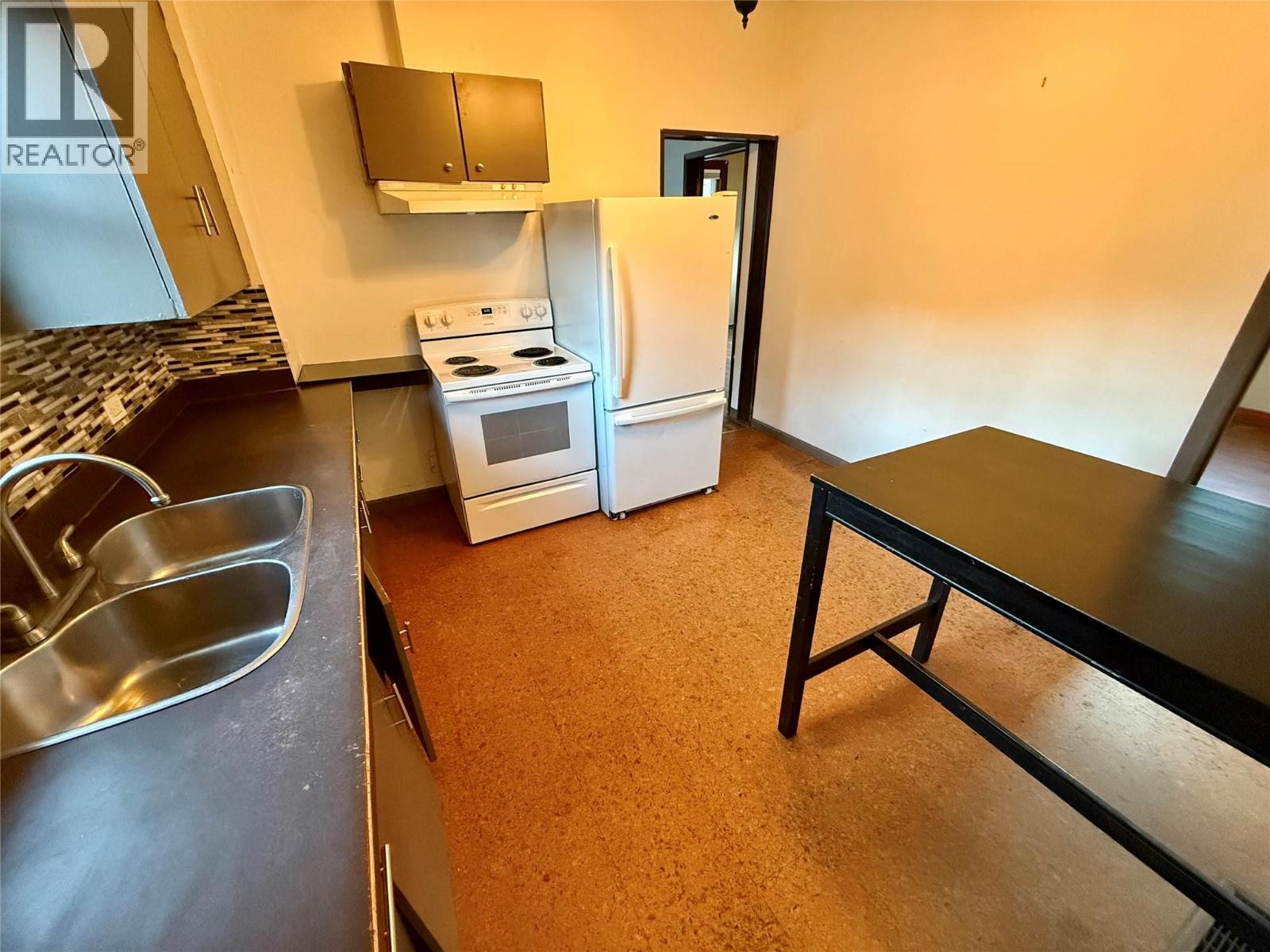 273 Railway Lane, Trail, BC - Indoor Photo Showing Kitchen With Double Sink