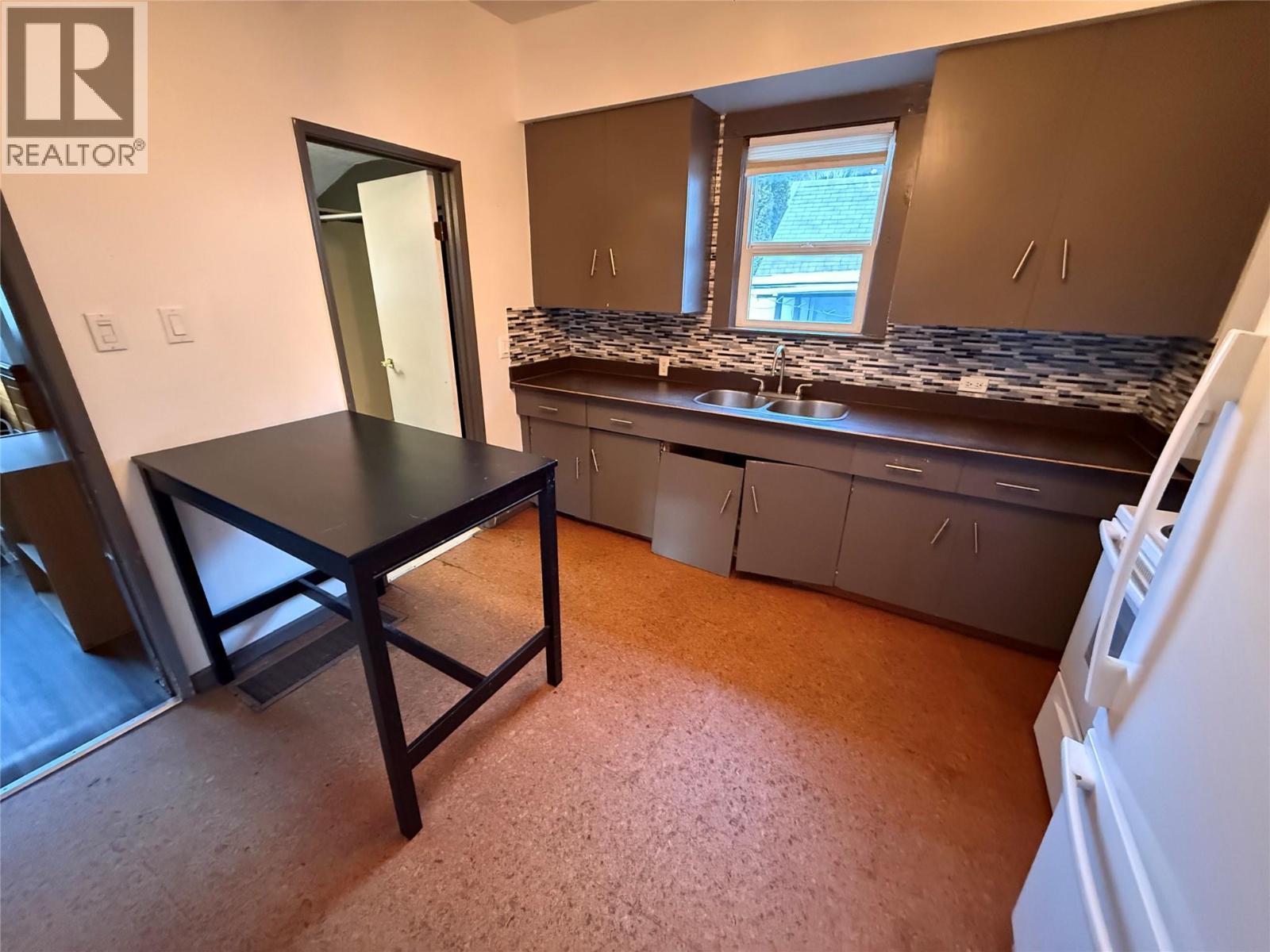 273 Railway Lane, Trail, BC - Indoor Photo Showing Kitchen With Double Sink