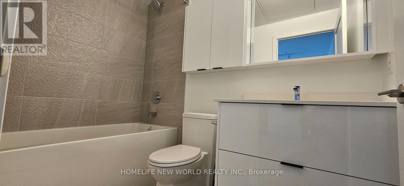 A530 - 9763 Markham Road, Markham, ON - Indoor Photo Showing Bathroom