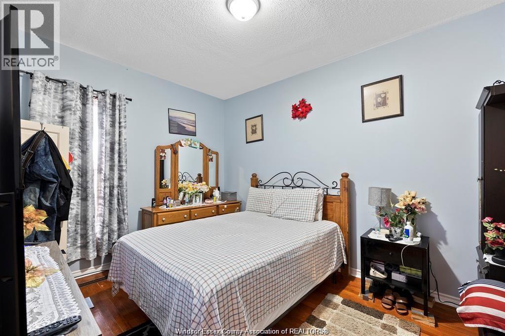 4 Hazelton Street, Leamington, ON - Indoor Photo Showing Bedroom