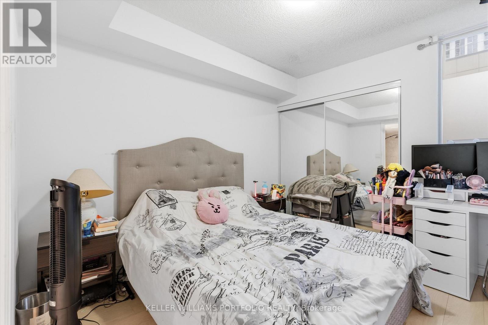 205 - 801 Bay Street, Toronto, ON - Indoor Photo Showing Bedroom