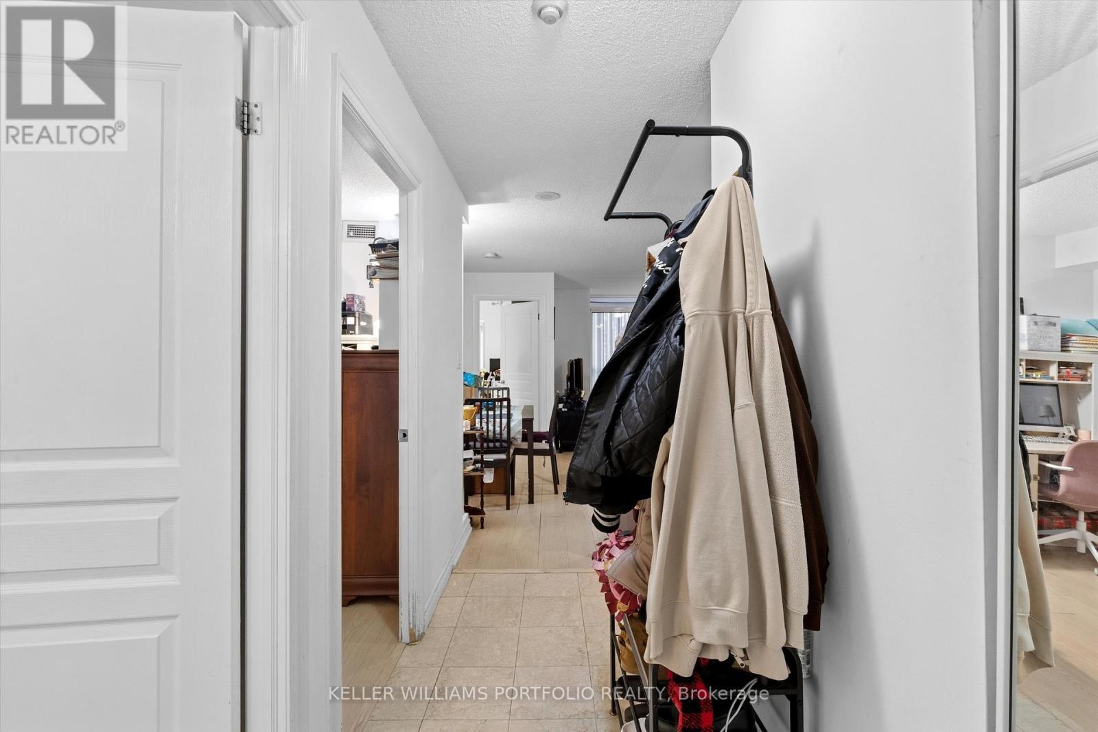 205 - 801 Bay Street, Toronto, ON - Indoor Photo Showing Other Room