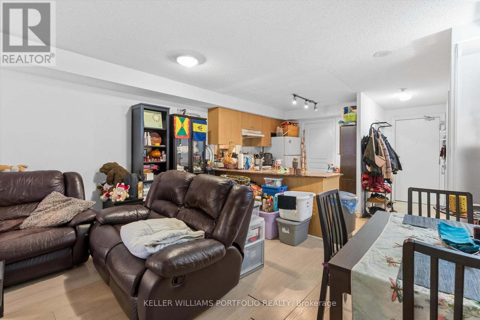 205 - 801 Bay Street, Toronto, ON - Indoor Photo Showing Other Room