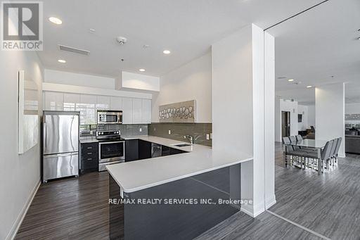 2902 - 2900 Highway 7 Road, Vaughan, ON - Indoor Photo Showing Kitchen With Stainless Steel Kitchen With Upgraded Kitchen