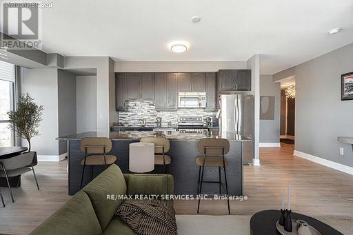 2902 - 2900 Highway 7 Road, Vaughan, ON - Indoor