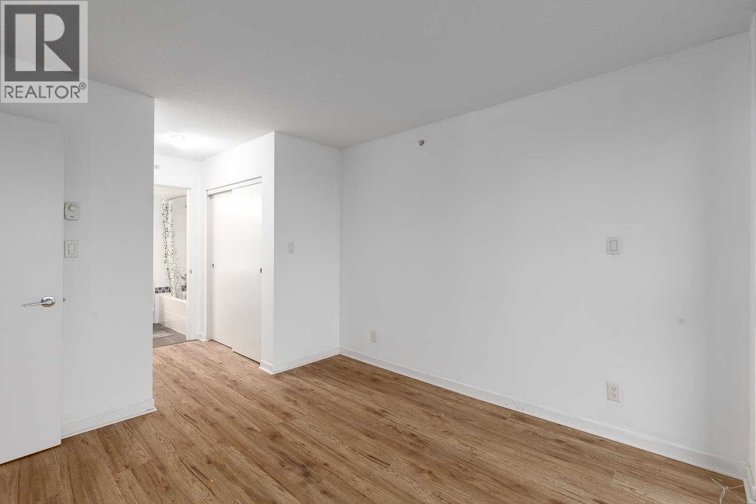 408 2770 Sophia Street, Vancouver, BC - Indoor Photo Showing Other Room