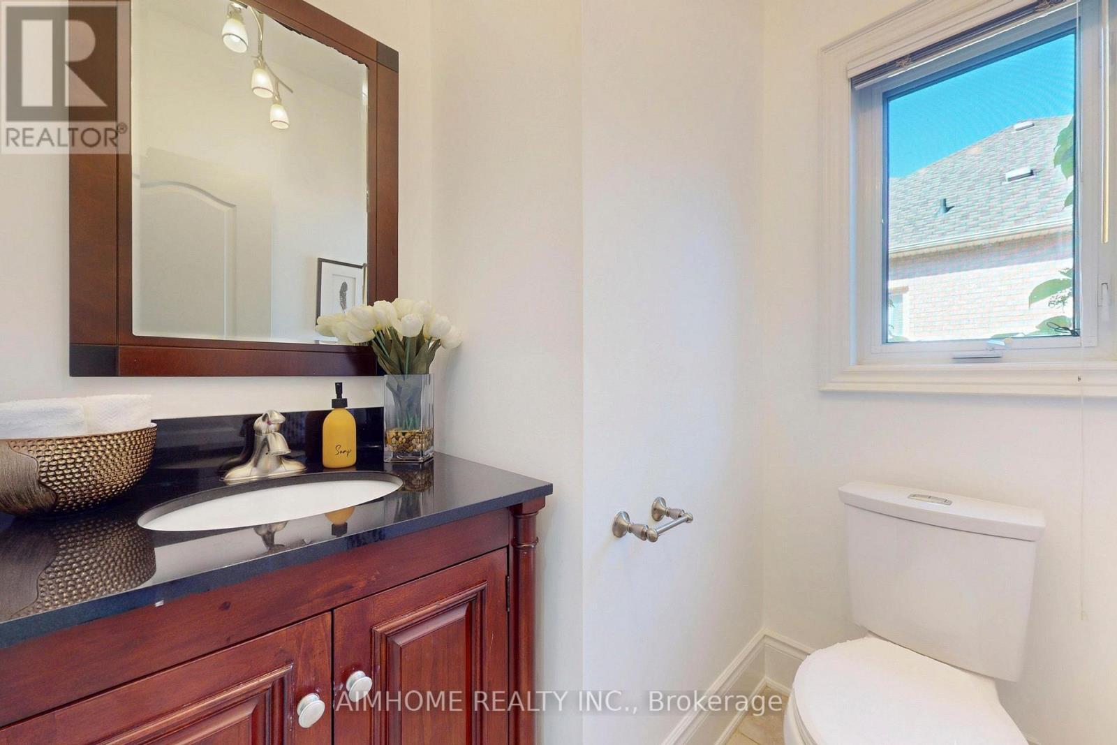 812 Foxcroft Boulevard, Newmarket, ON - Indoor Photo Showing Bathroom