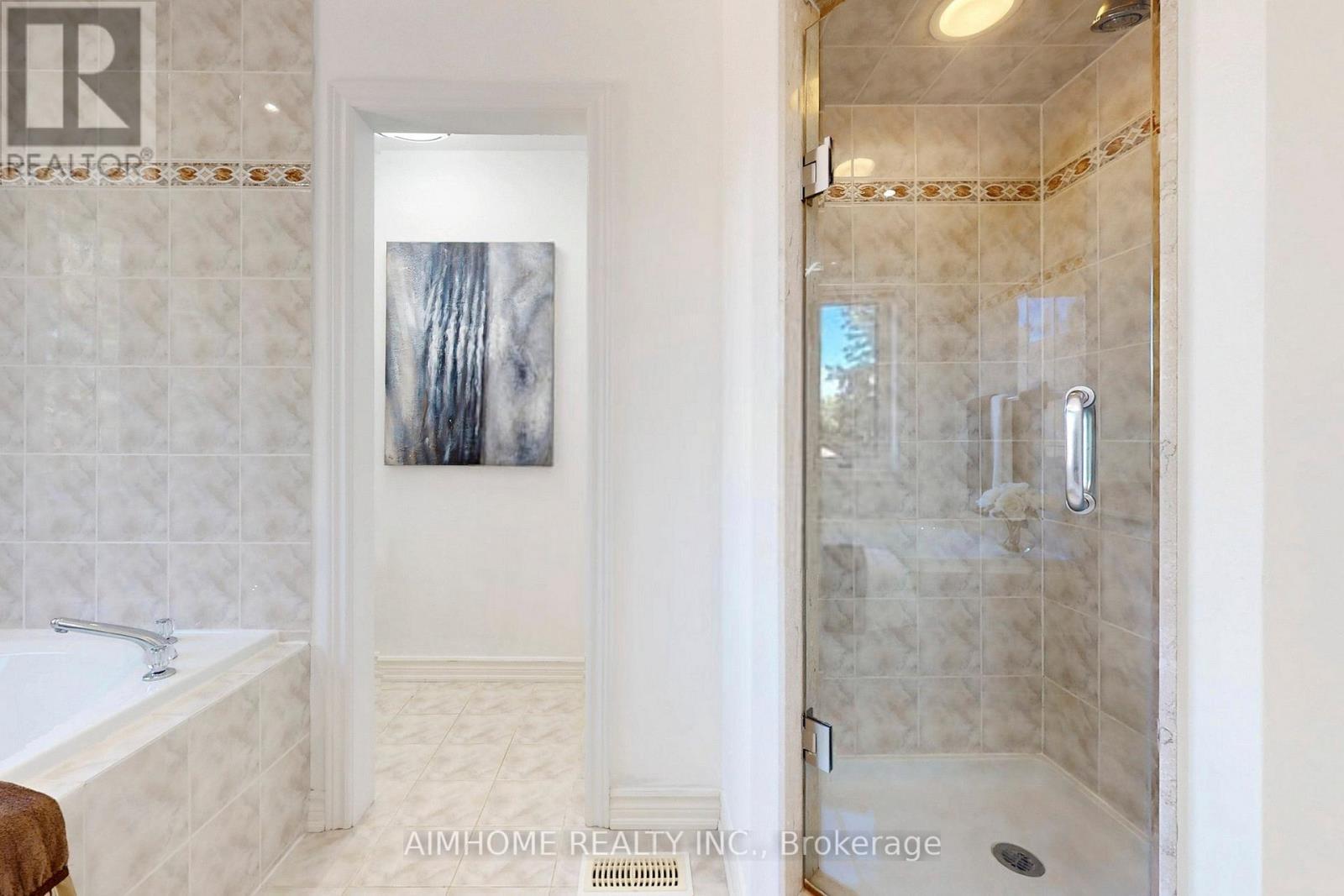812 Foxcroft Boulevard, Newmarket, ON - Indoor Photo Showing Bathroom