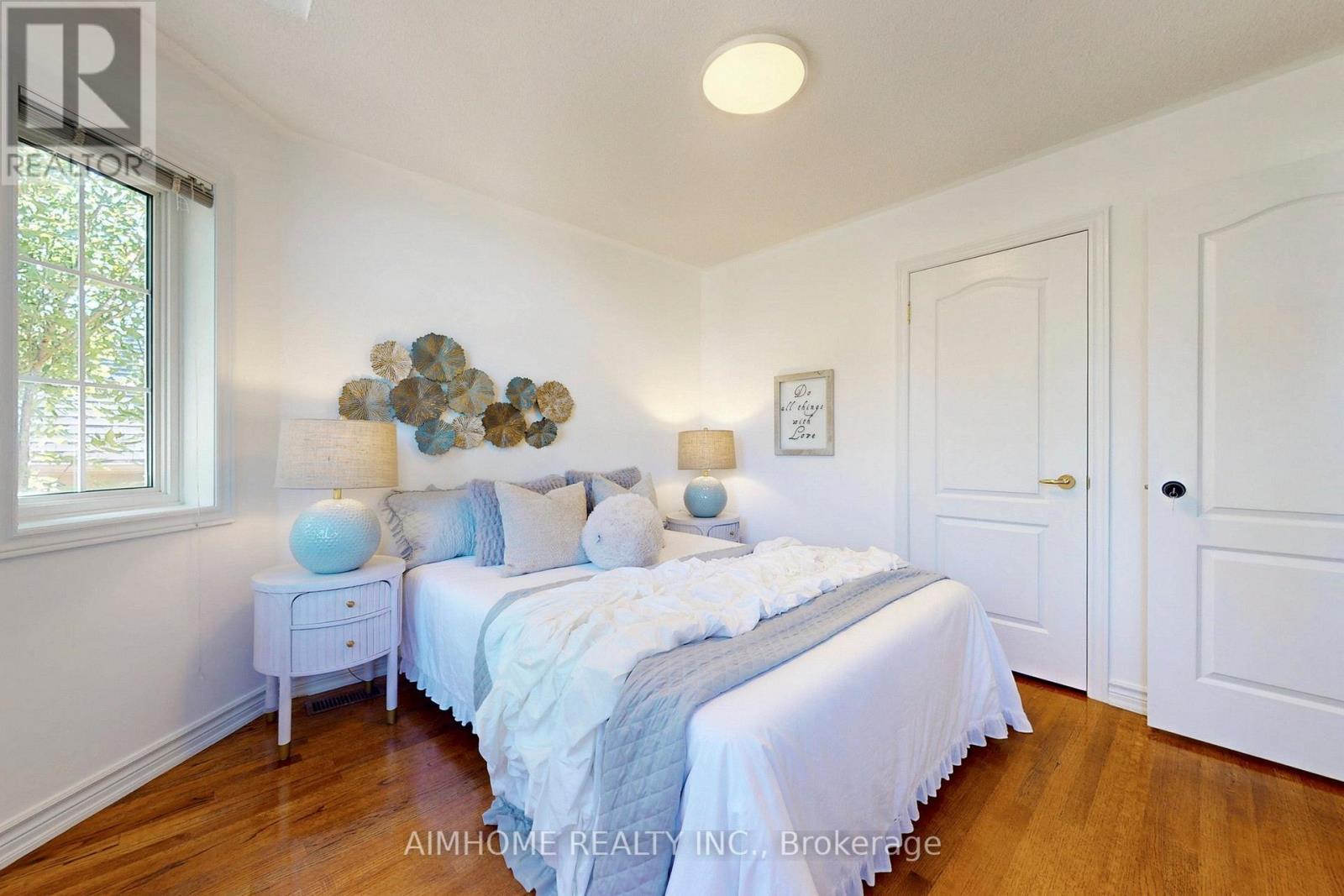 812 Foxcroft Boulevard, Newmarket, ON - Indoor Photo Showing Bedroom