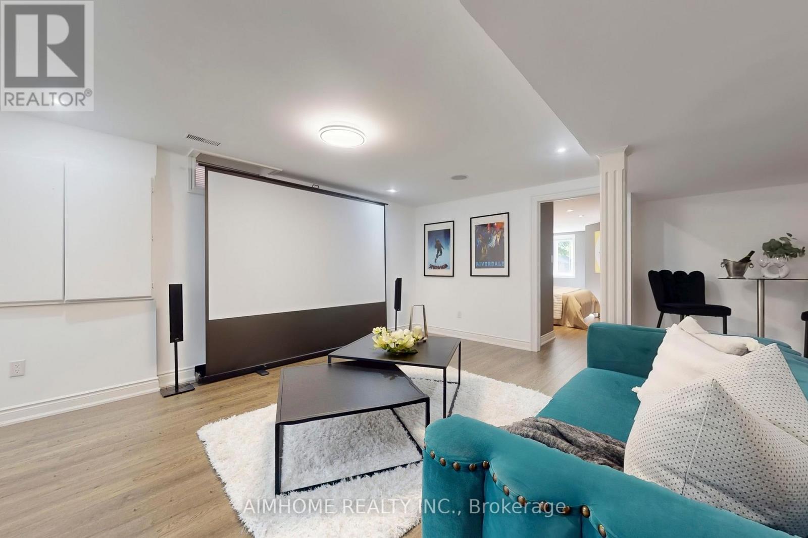 812 Foxcroft Boulevard, Newmarket, ON - Indoor