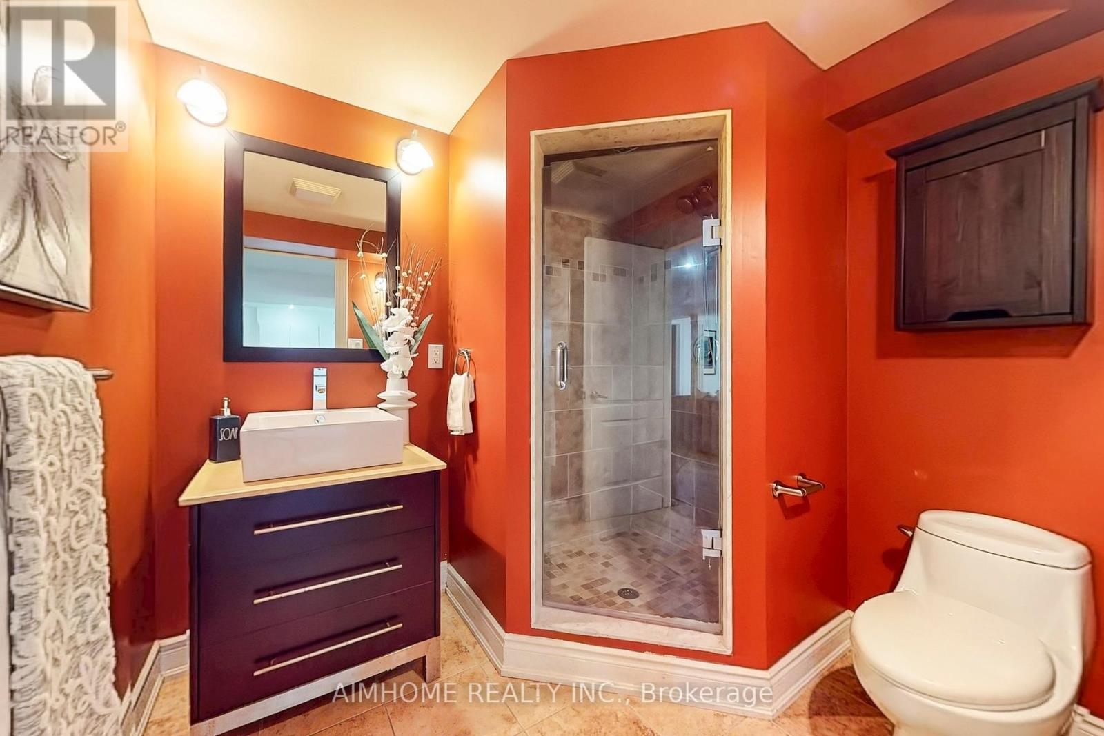 812 Foxcroft Boulevard, Newmarket, ON - Indoor Photo Showing Bathroom