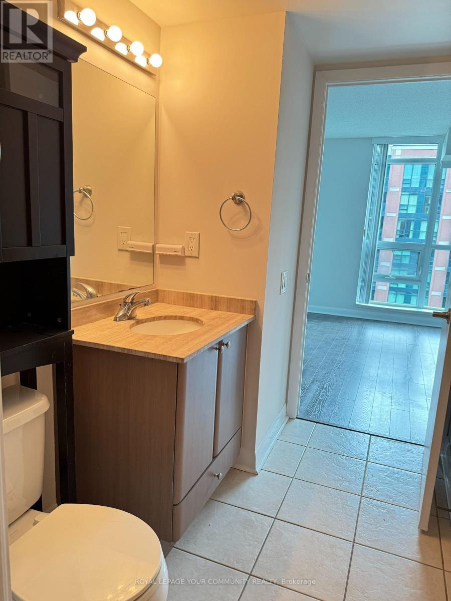 740 - 525 Wilson Avenue, Toronto, ON - Indoor Photo Showing Other Room