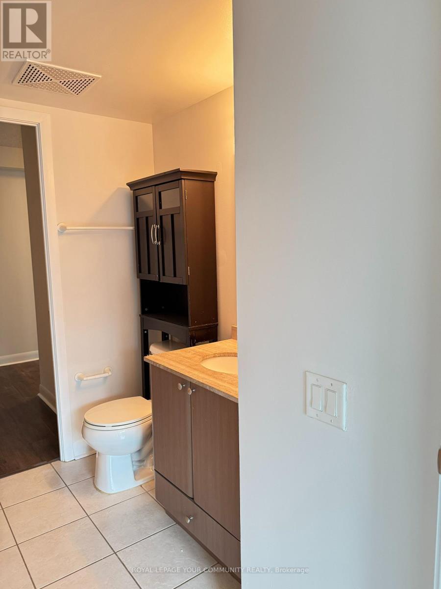 740 - 525 Wilson Avenue, Toronto, ON - Indoor Photo Showing Bathroom