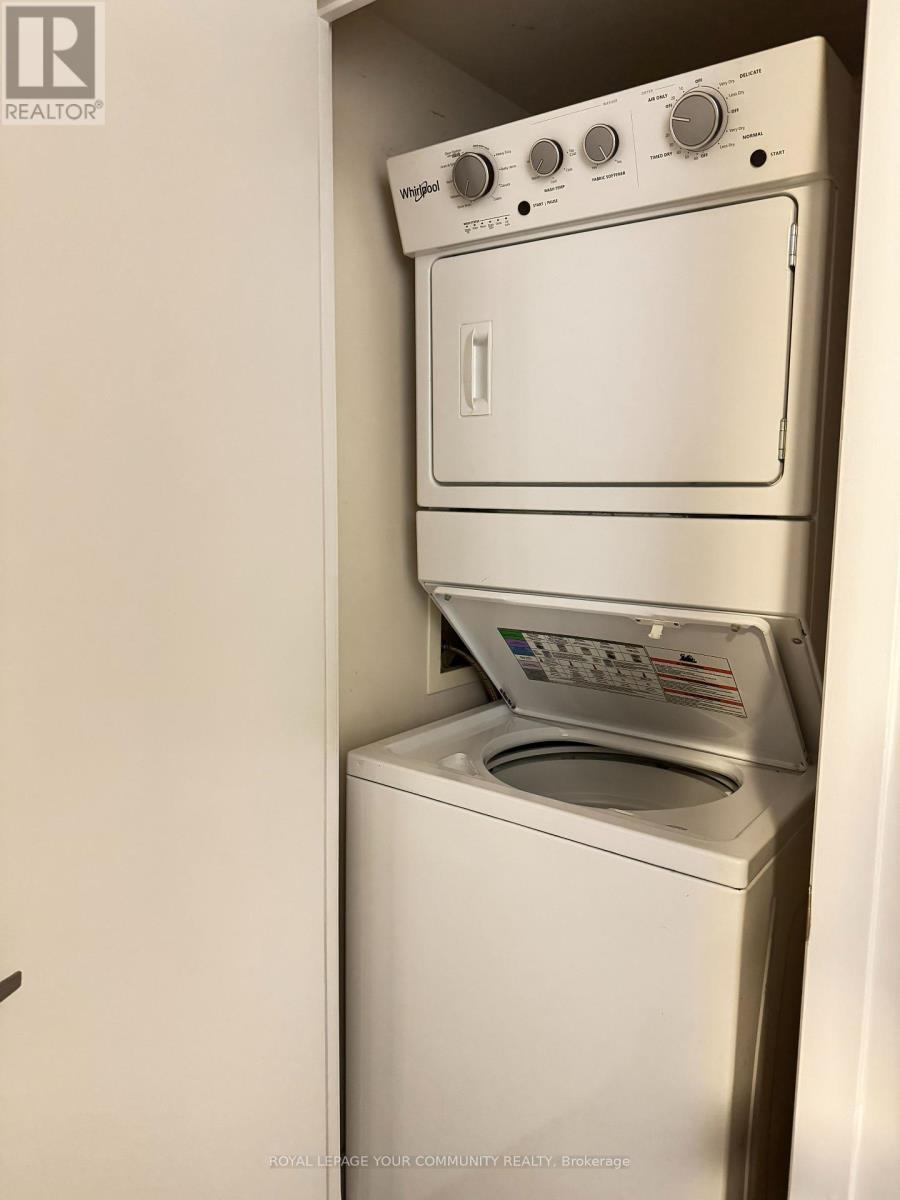 740 - 525 Wilson Avenue, Toronto, ON - Indoor Photo Showing Laundry Room