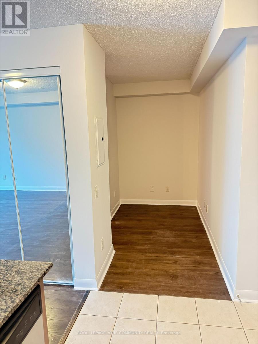 740 - 525 Wilson Avenue, Toronto, ON - Indoor Photo Showing Other Room