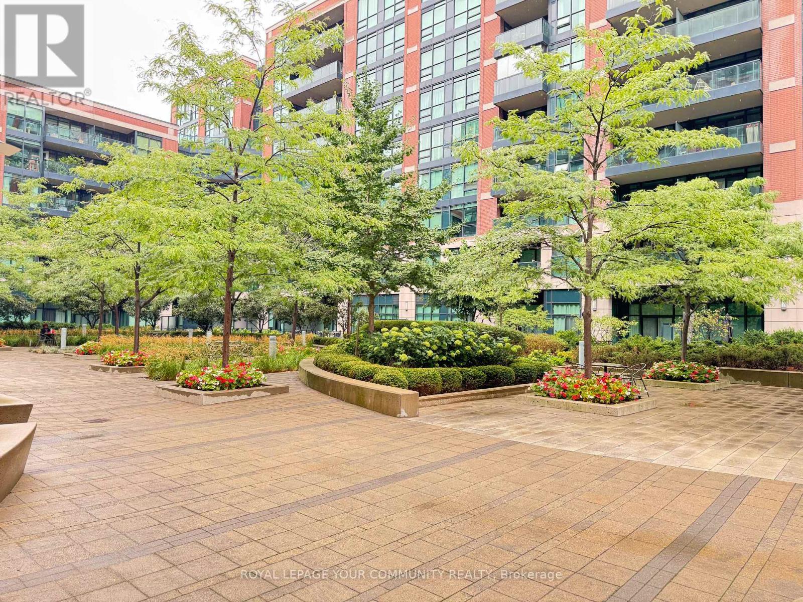 740 - 525 Wilson Avenue, Toronto, ON - Outdoor