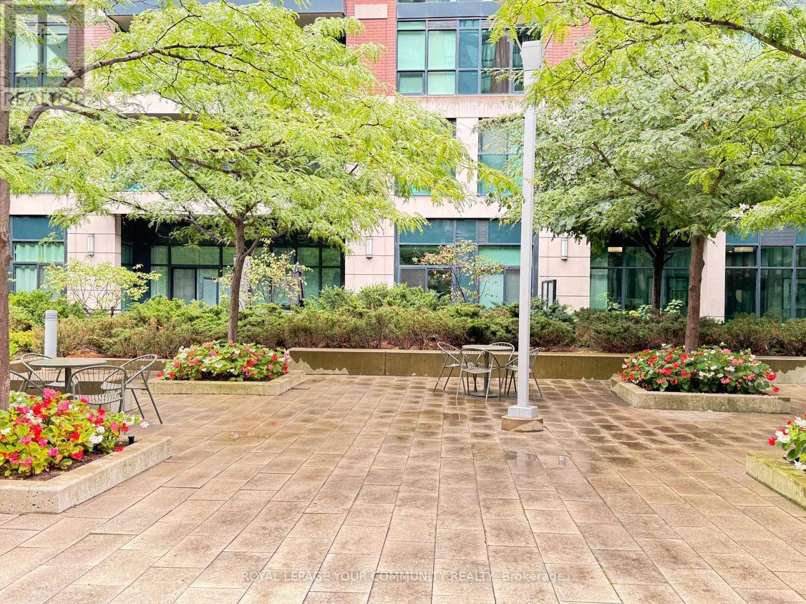 740 - 525 Wilson Avenue, Toronto, ON - Outdoor