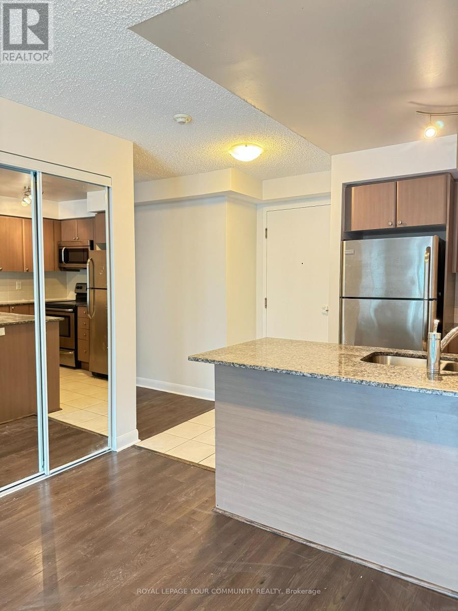 740 - 525 Wilson Avenue, Toronto, ON - Indoor Photo Showing Other Room