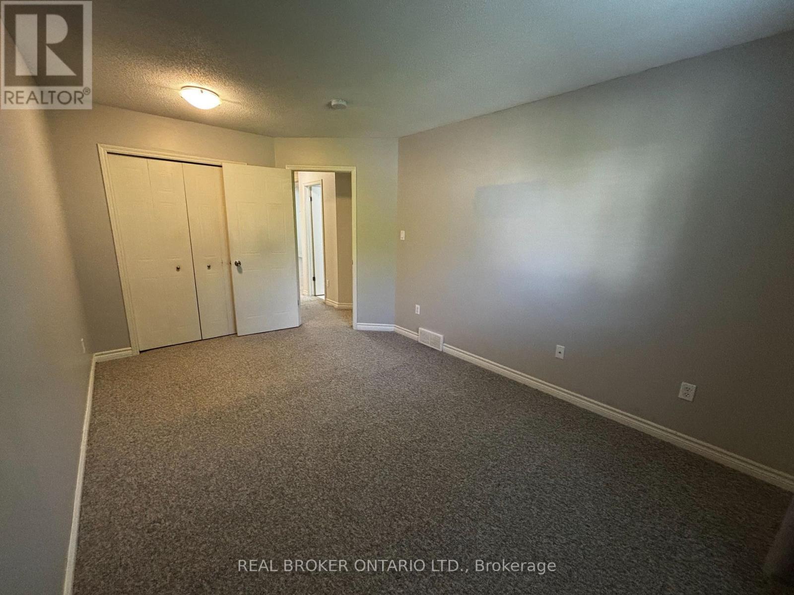 Upper - 102 Bonaventure Drive, London East, ON - Indoor Photo Showing Other Room