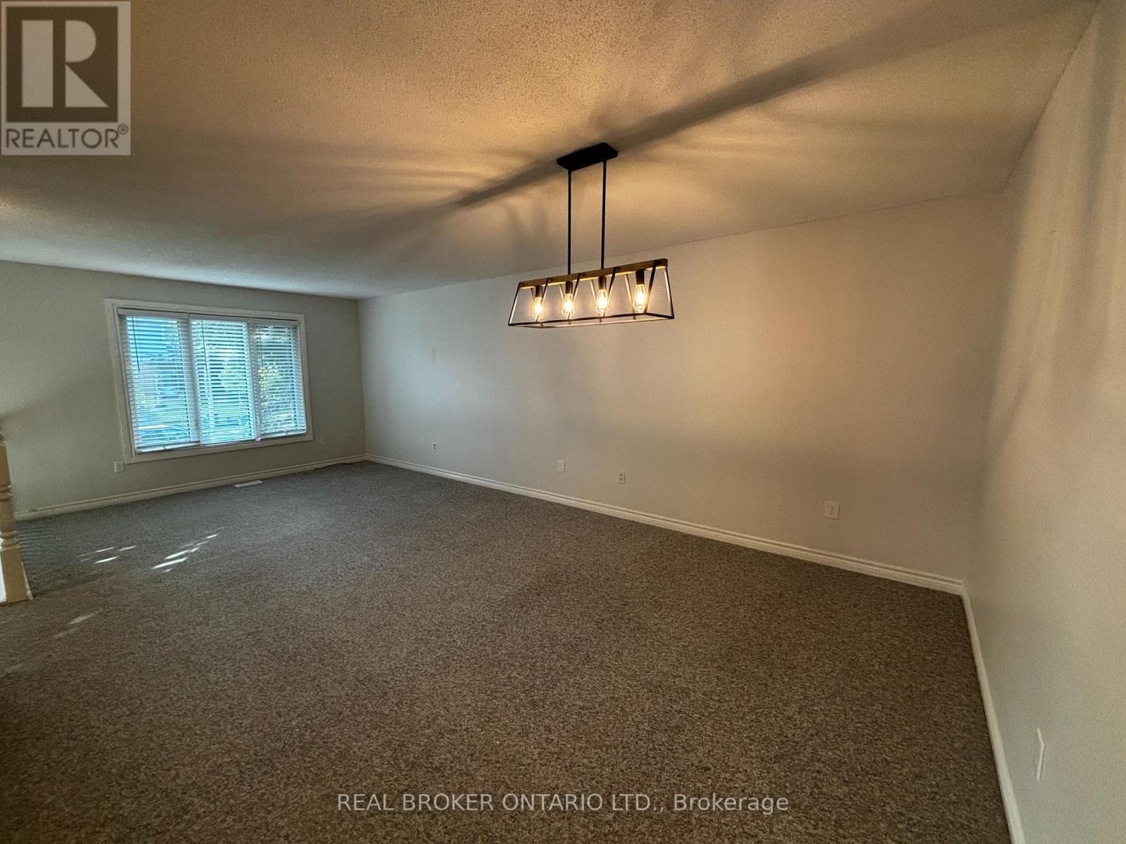 Upper - 102 Bonaventure Drive, London East, ON - Indoor Photo Showing Other Room