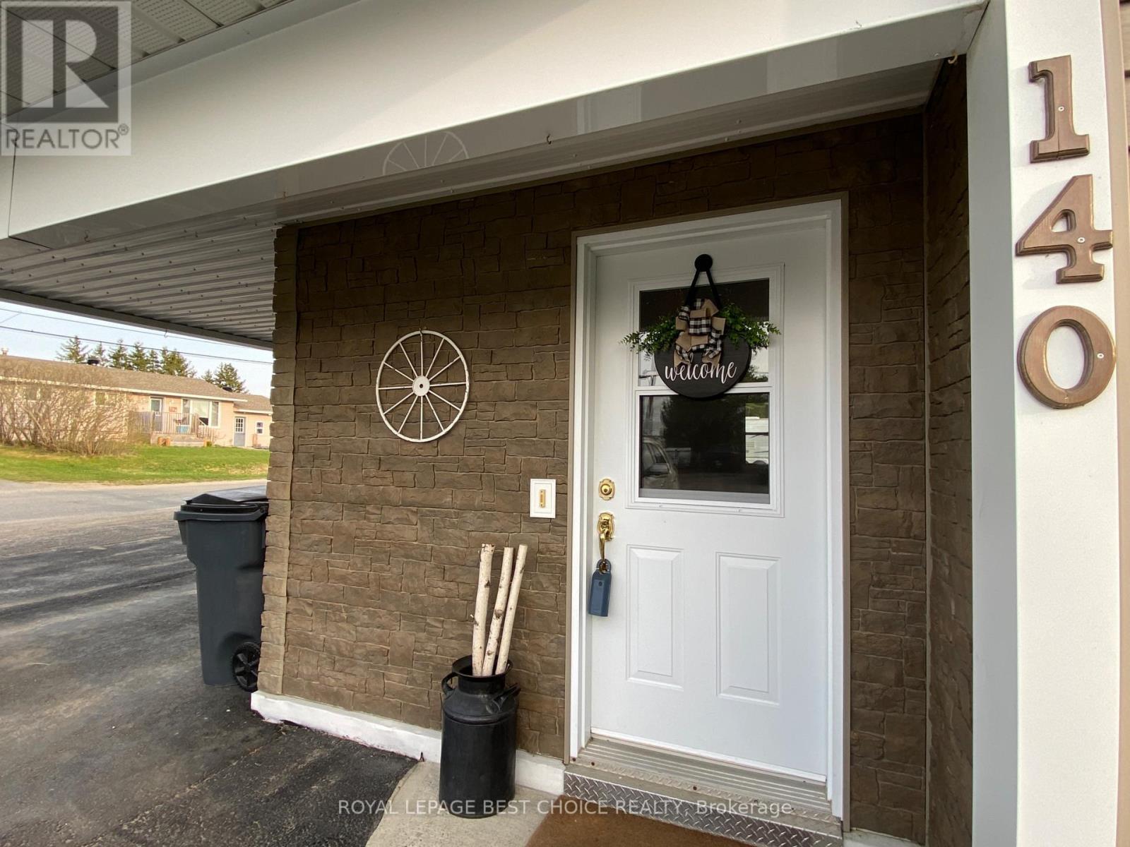 140 Caroline Court, Temiskaming Shores (New Liskeard), ON - Outdoor With Exterior