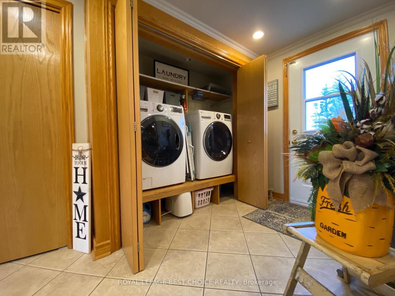 140 Caroline Court, Temiskaming Shores (New Liskeard), ON - Indoor Photo Showing Laundry Room
