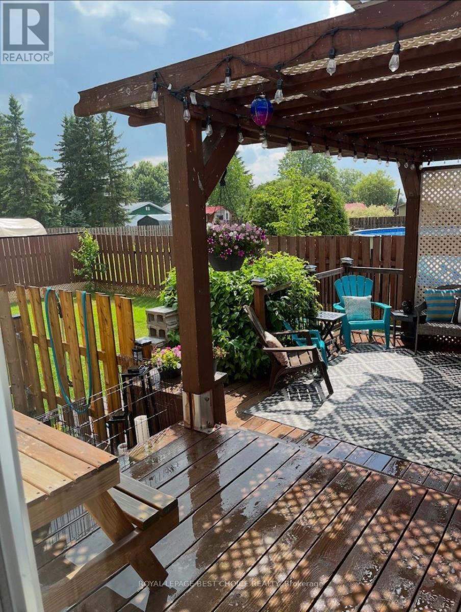 140 Caroline Court, Temiskaming Shores (New Liskeard), ON - Outdoor With Deck Patio Veranda