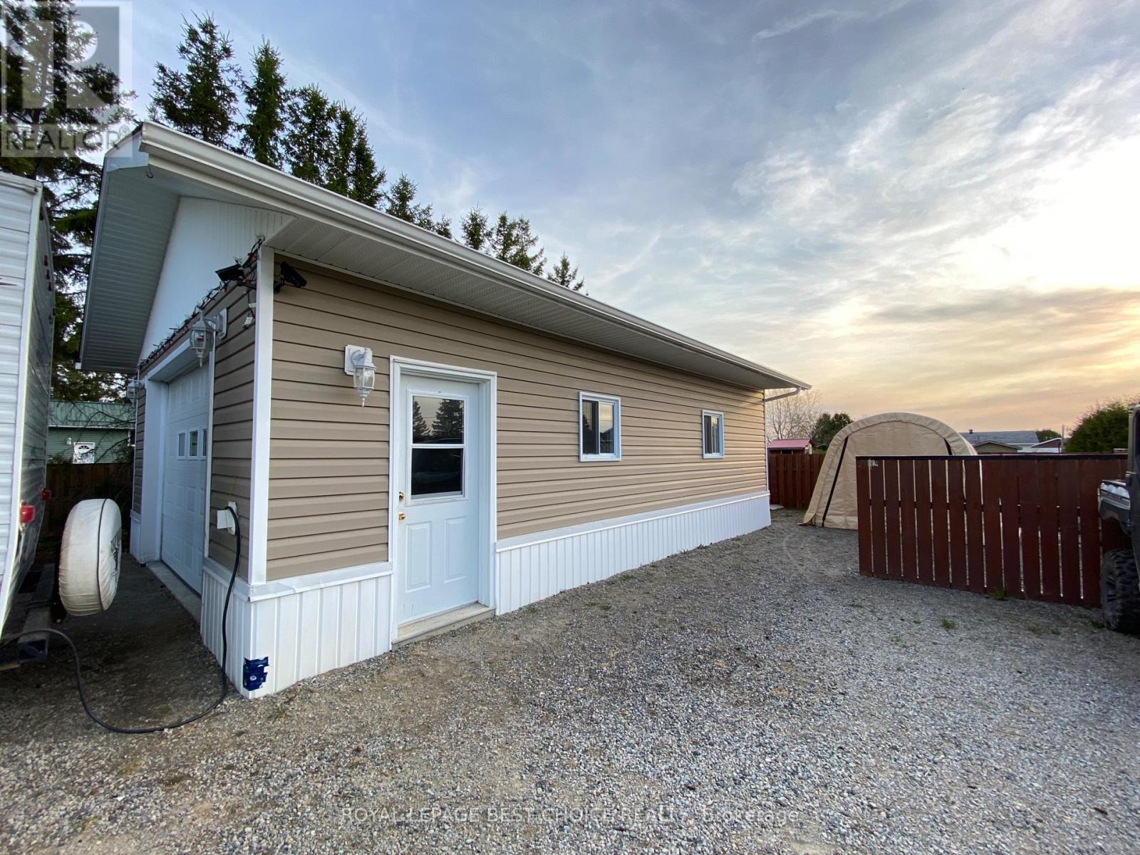 140 Caroline Court, Temiskaming Shores (New Liskeard), ON - Outdoor With Exterior