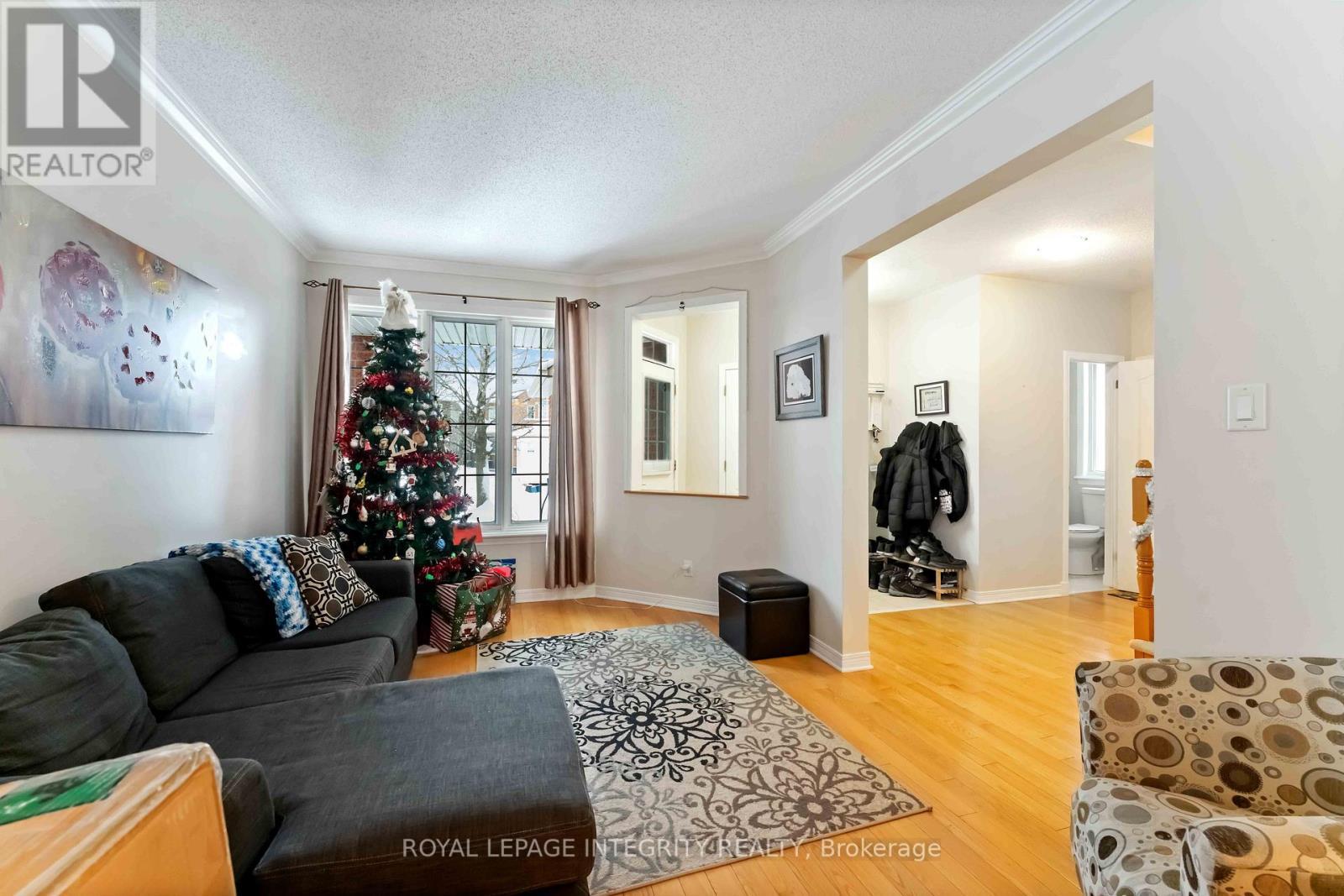 2165 Sojourn Street, Ottawa, ON - Indoor Photo Showing Living Room