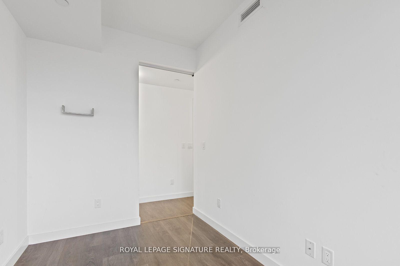 1311-215 Queen Street W, Toronto, ON - Indoor Photo Showing Other Room