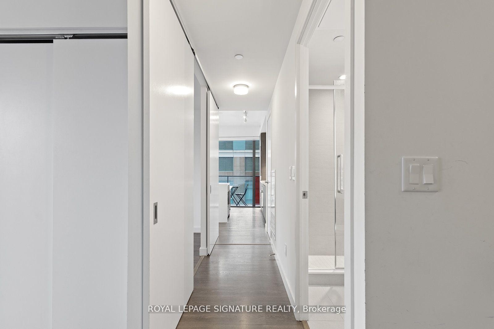 1311-215 Queen Street W, Toronto, ON - Indoor Photo Showing Other Room