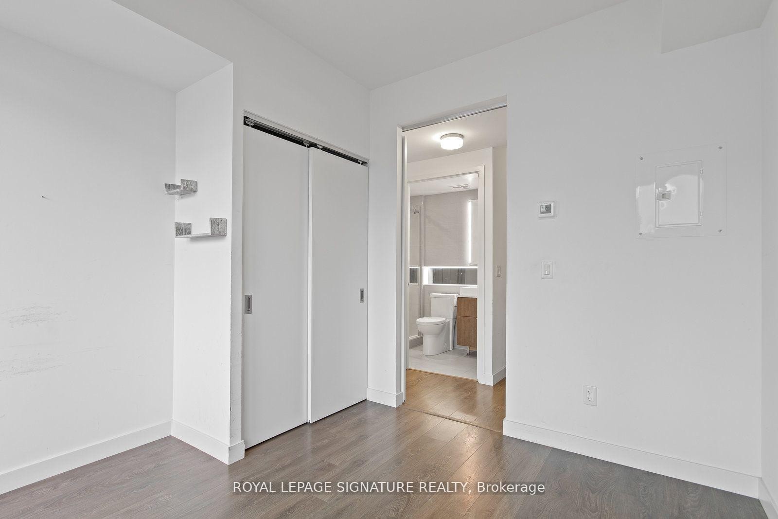 1311-215 Queen Street W, Toronto, ON - Indoor Photo Showing Other Room