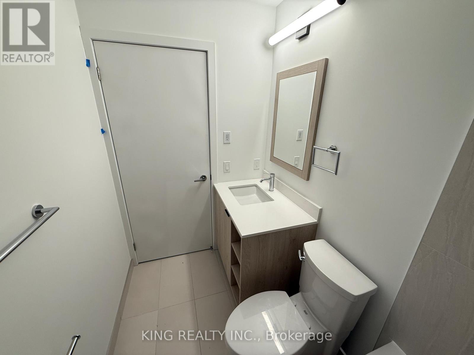 824 - 1007 The Queensway, Toronto, ON - Indoor Photo Showing Bathroom