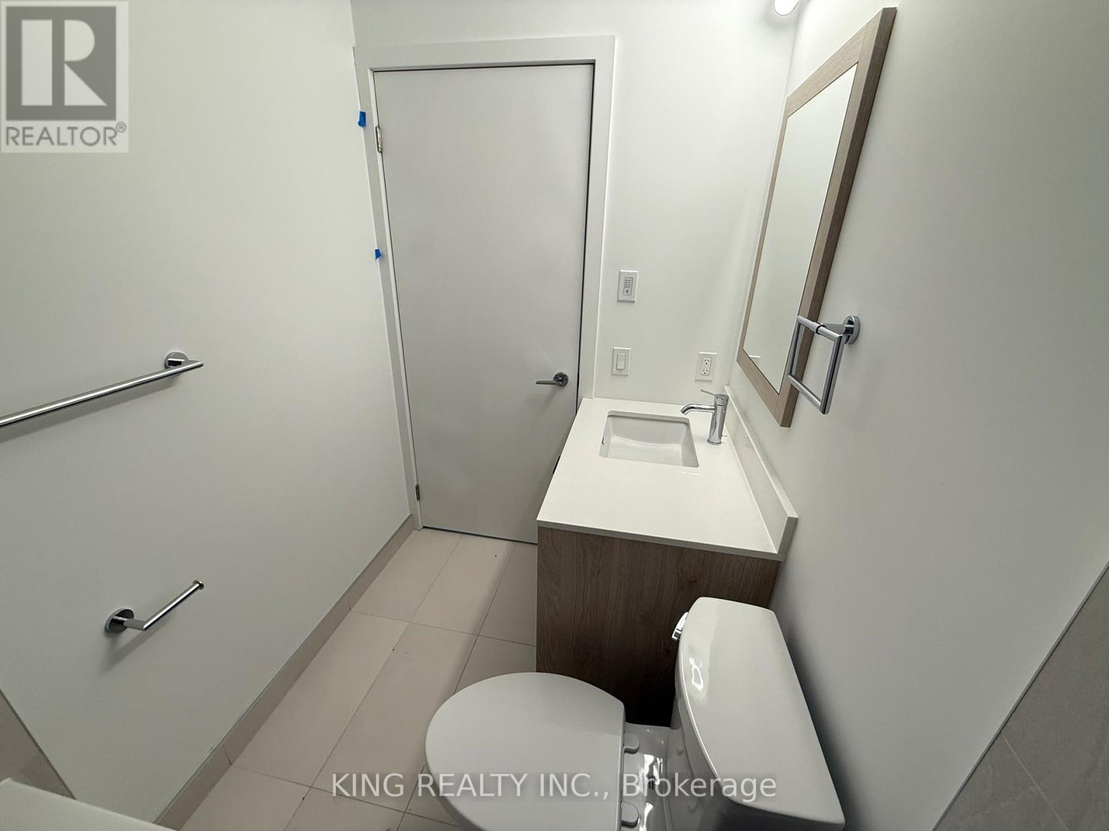 824 - 1007 The Queensway, Toronto, ON - Indoor Photo Showing Other Room