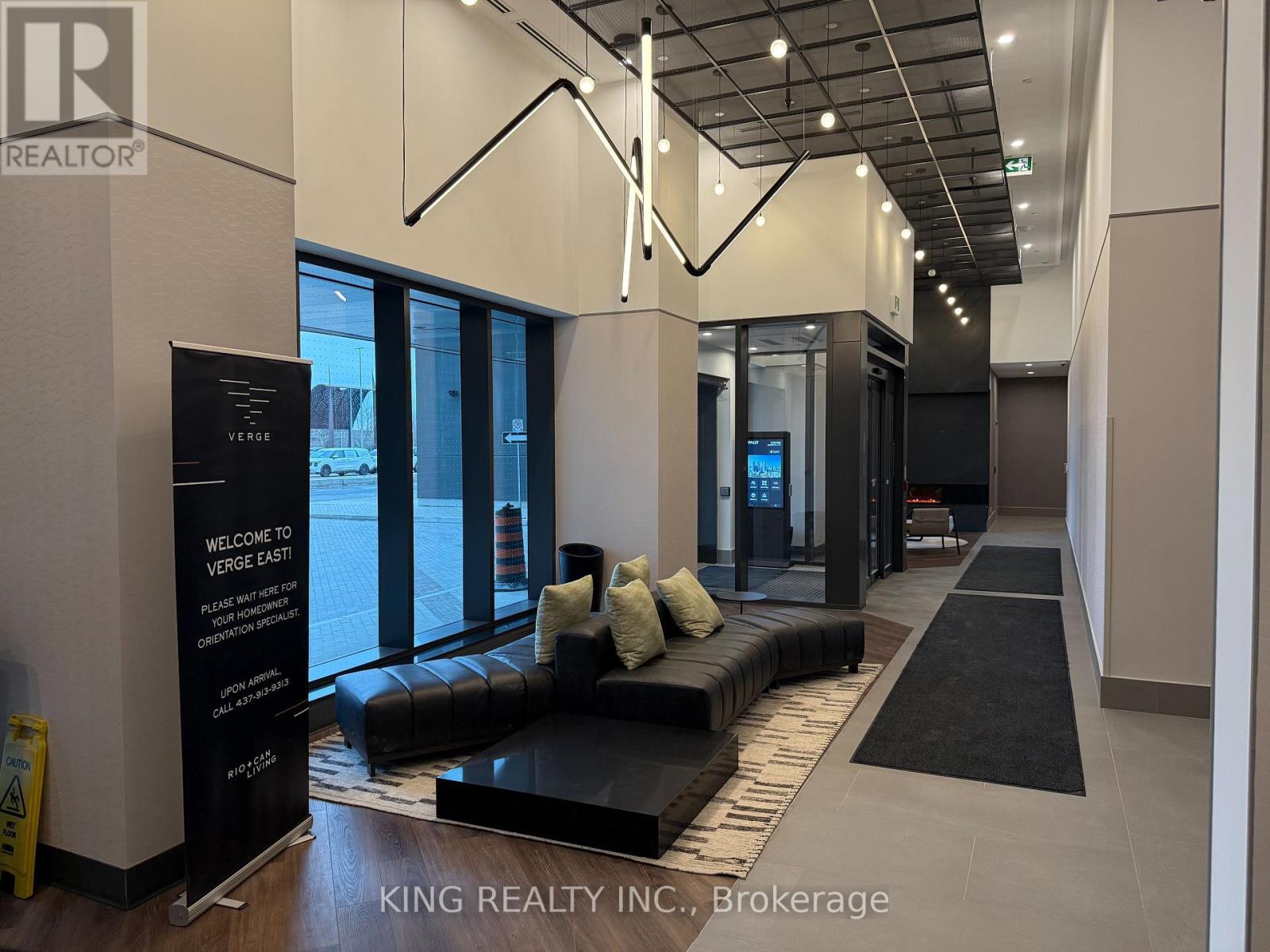 824 - 1007 The Queensway, Toronto, ON - Indoor Photo Showing Other Room