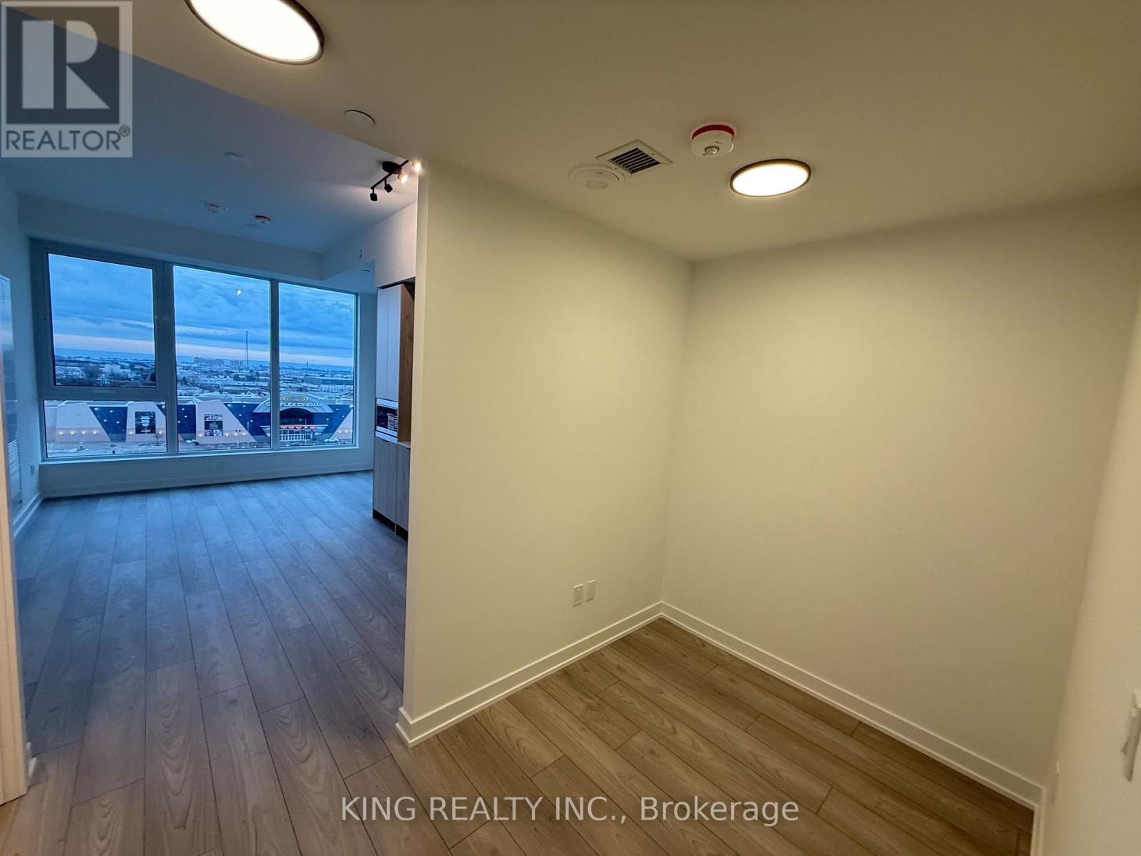 824 - 1007 The Queensway, Toronto, ON - Indoor Photo Showing Other Room