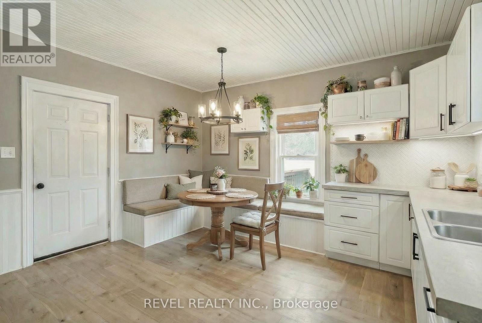 Potential Reno Idea's - 439 Metcalf Street, Tweed (Tweed (Village)), ON - Indoor Photo Showing Other Room