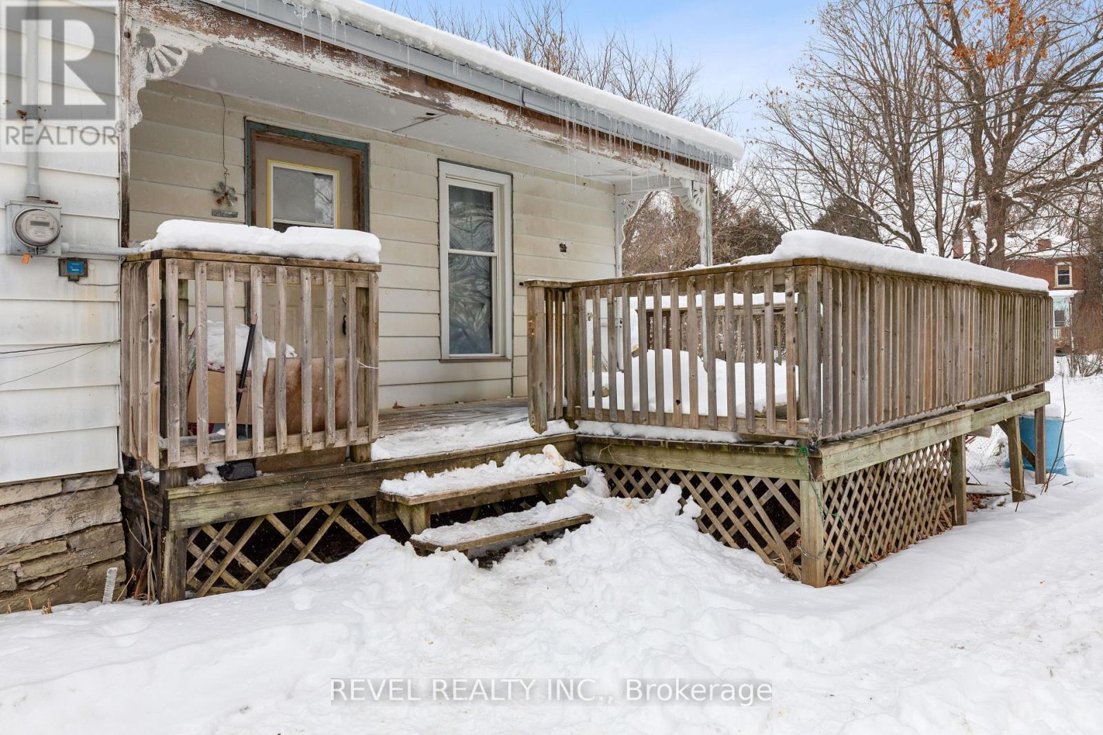 439 Metcalf Street, Tweed (Tweed (Village)), ON - Outdoor With Deck Patio Veranda