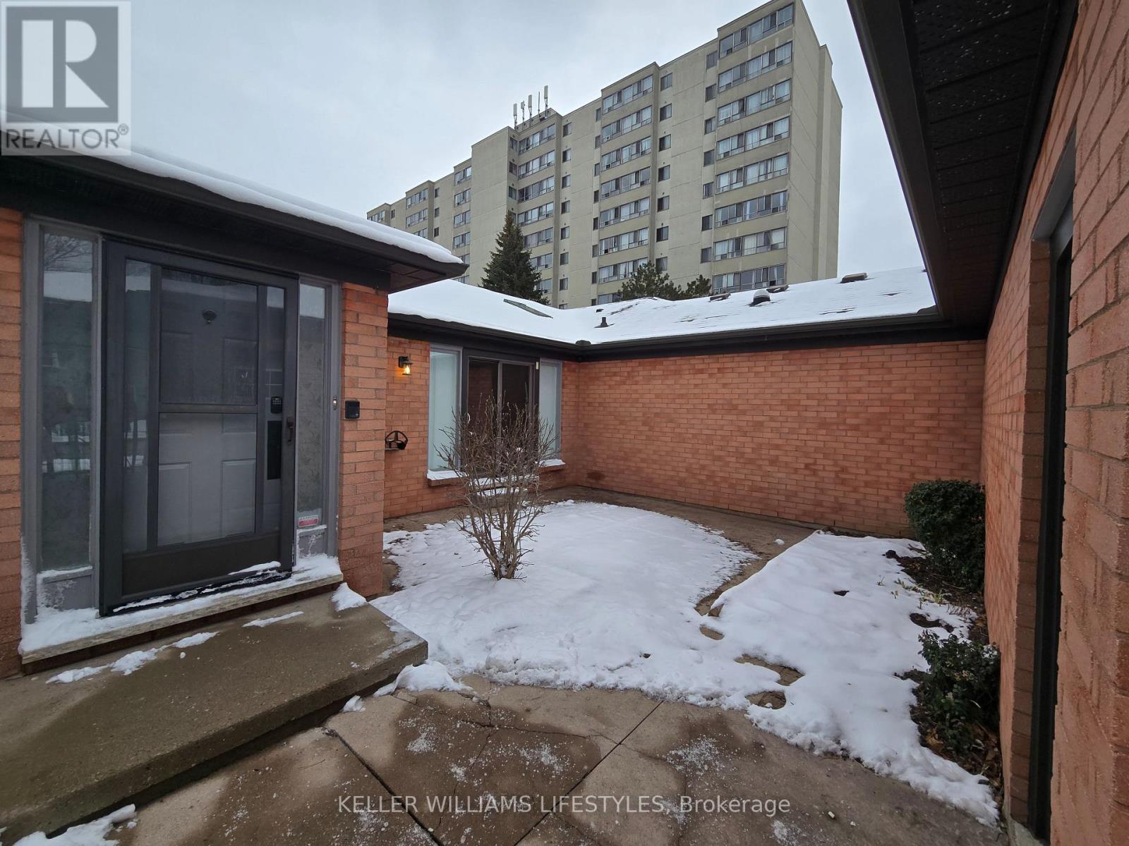 33 - 65 Fiddlers Green Road, London North (North P), ON - Outdoor