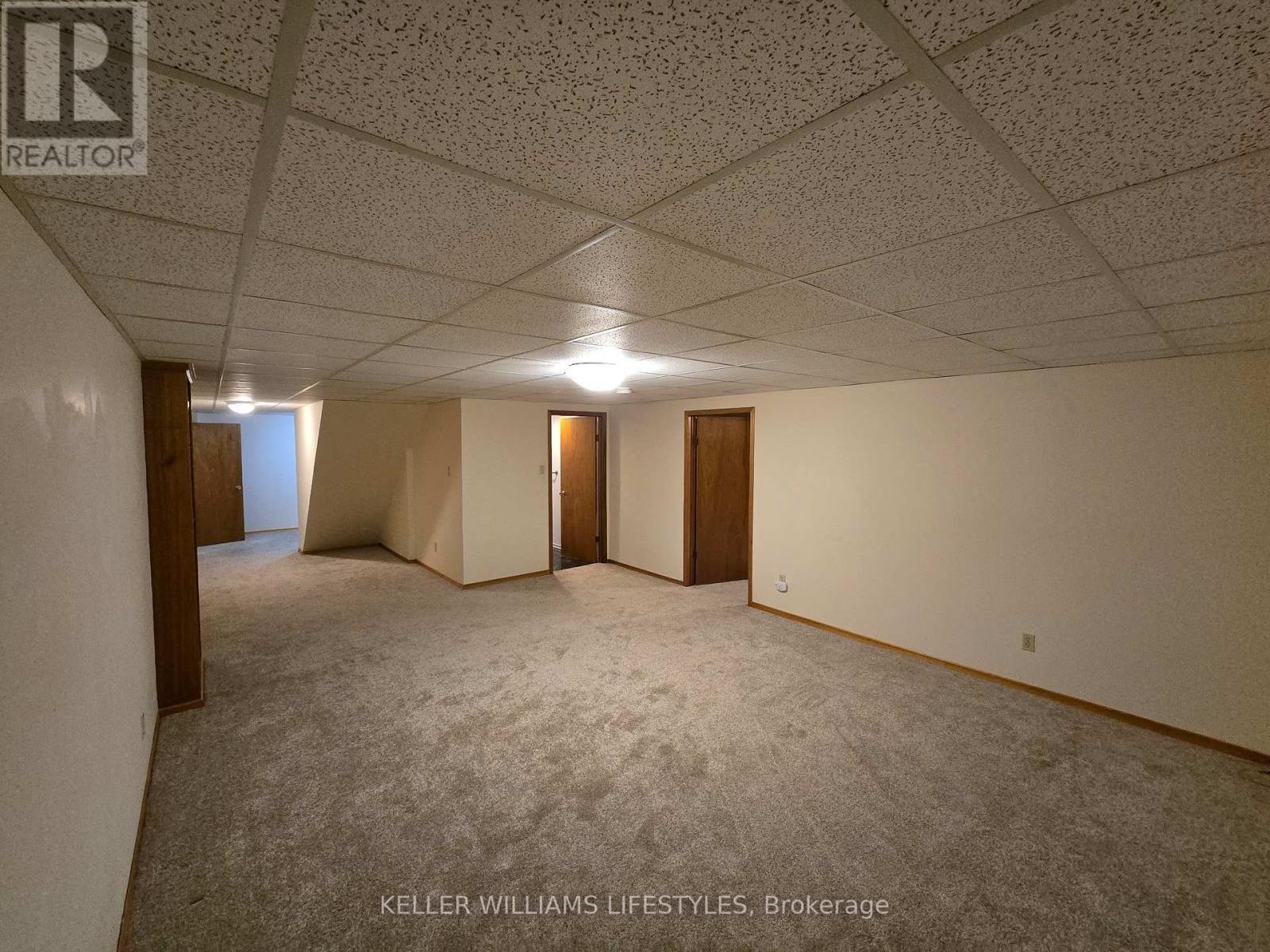 33 - 65 Fiddlers Green Road, London North (North P), ON - Indoor