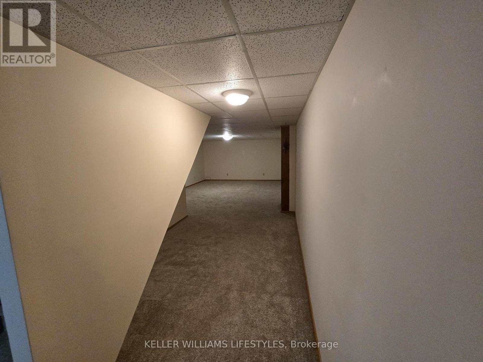 33 - 65 Fiddlers Green Road, London North (North P), ON - Indoor