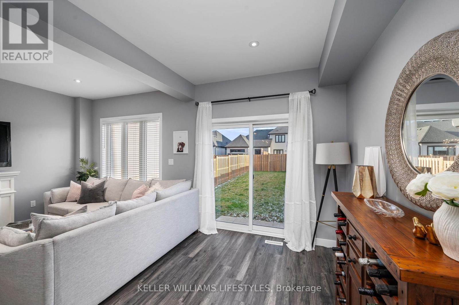 252 Doan Drive, Middlesex Centre, ON - Indoor Photo Showing Living Room With Fireplace