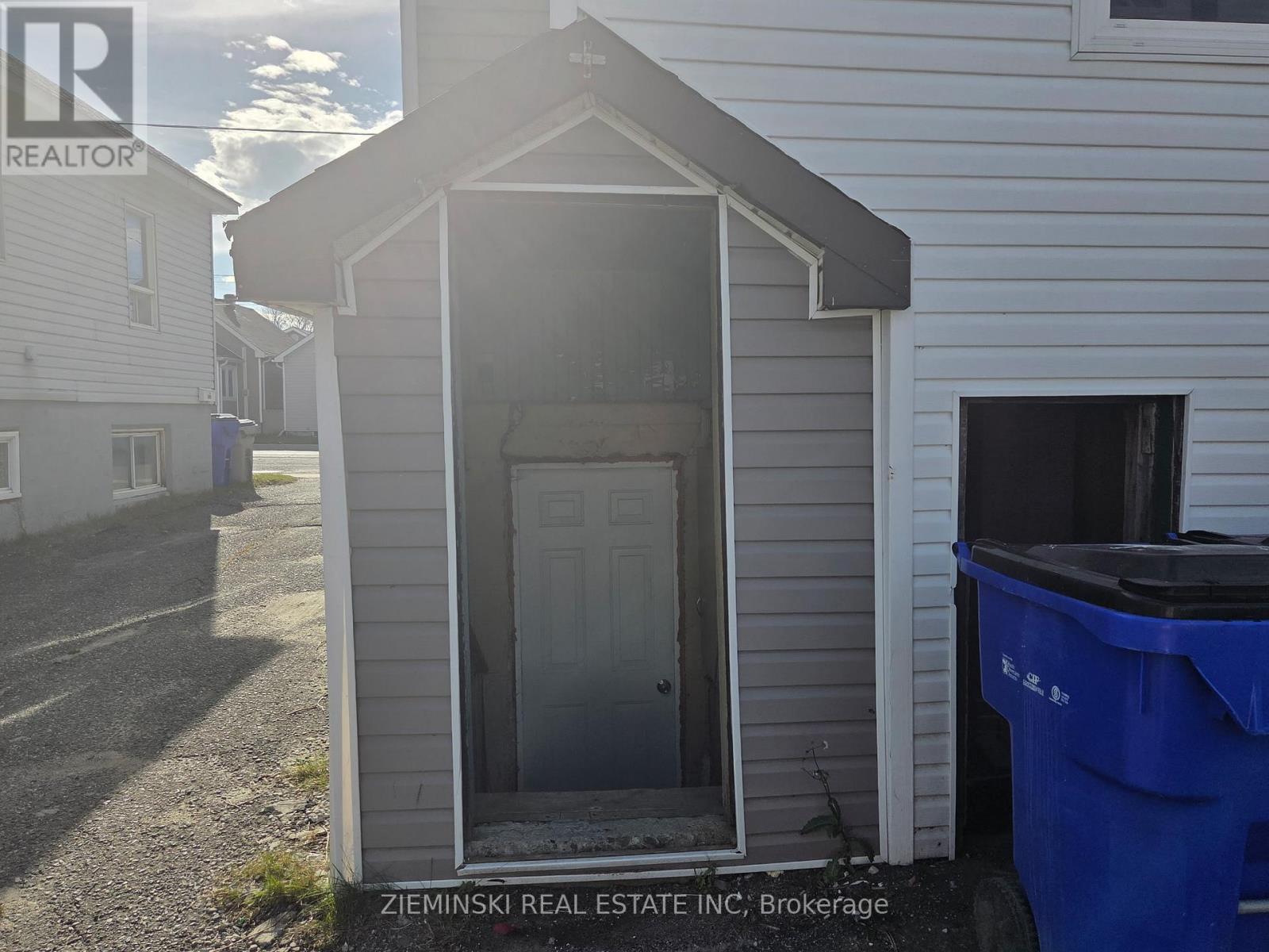 106 Commercial Avenue, Timmins (Ts - Sw), ON - With Exterior